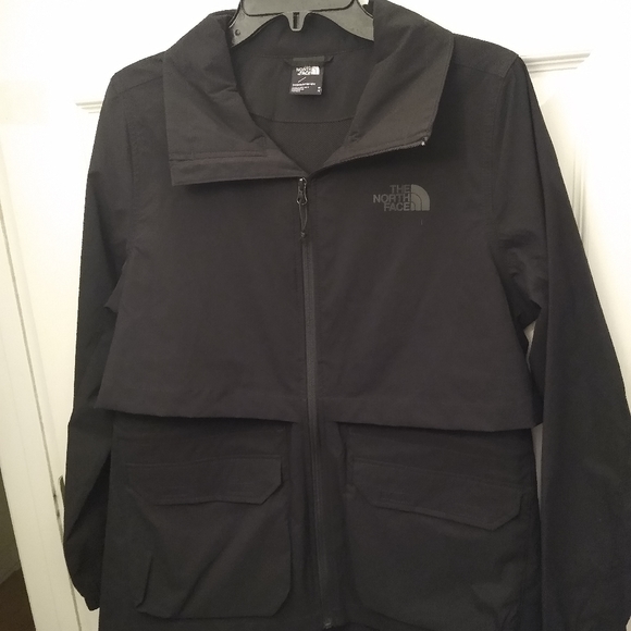 The North Face Jackets & Blazers - Women's North Face Nylon lightweight Jacket